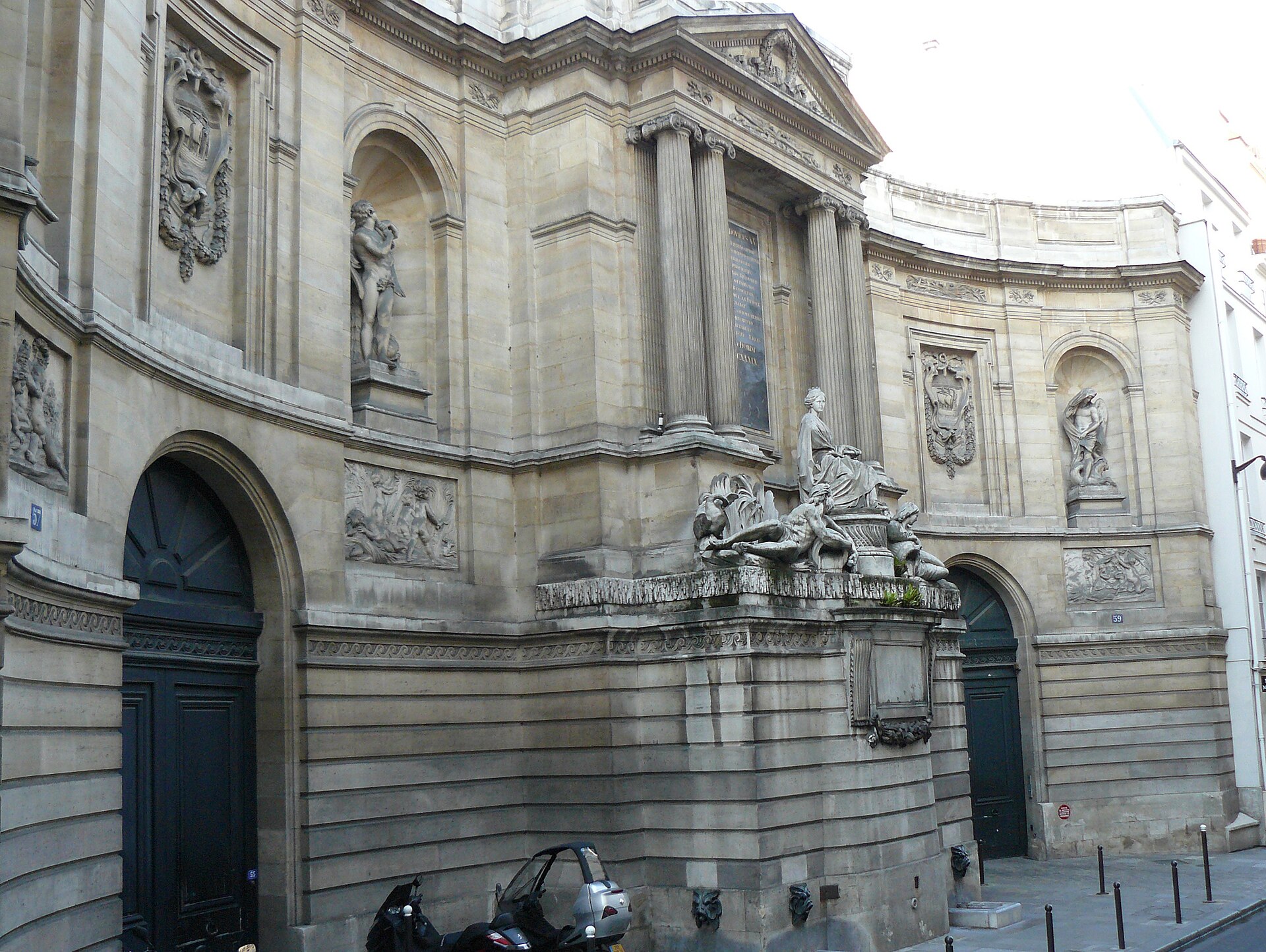 fontaine des Quatre-Saisons — Edme Bouchardon